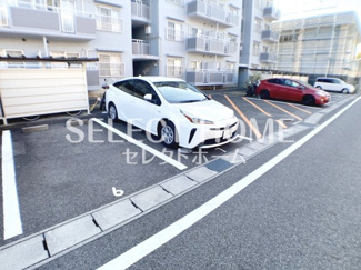 【駐車場】 | 駐車場があるので、車を買う予定の方も安心です