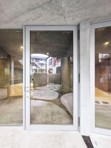 SHINJUKU NEW VILLAの玄関