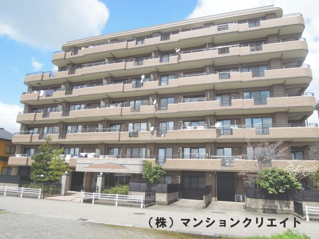 グランドール福井二の宮の外観
