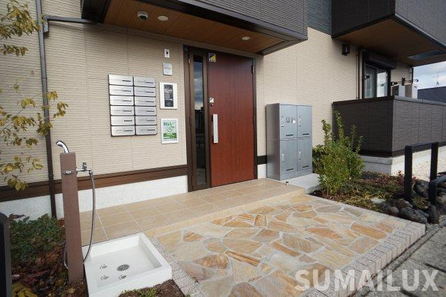 菊池郡菊陽町大字久保田のアパートのエントランス