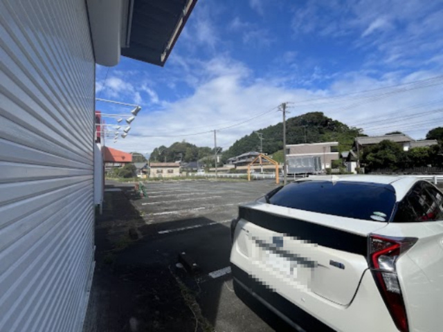 売店舗　菊川市西方の駐車場