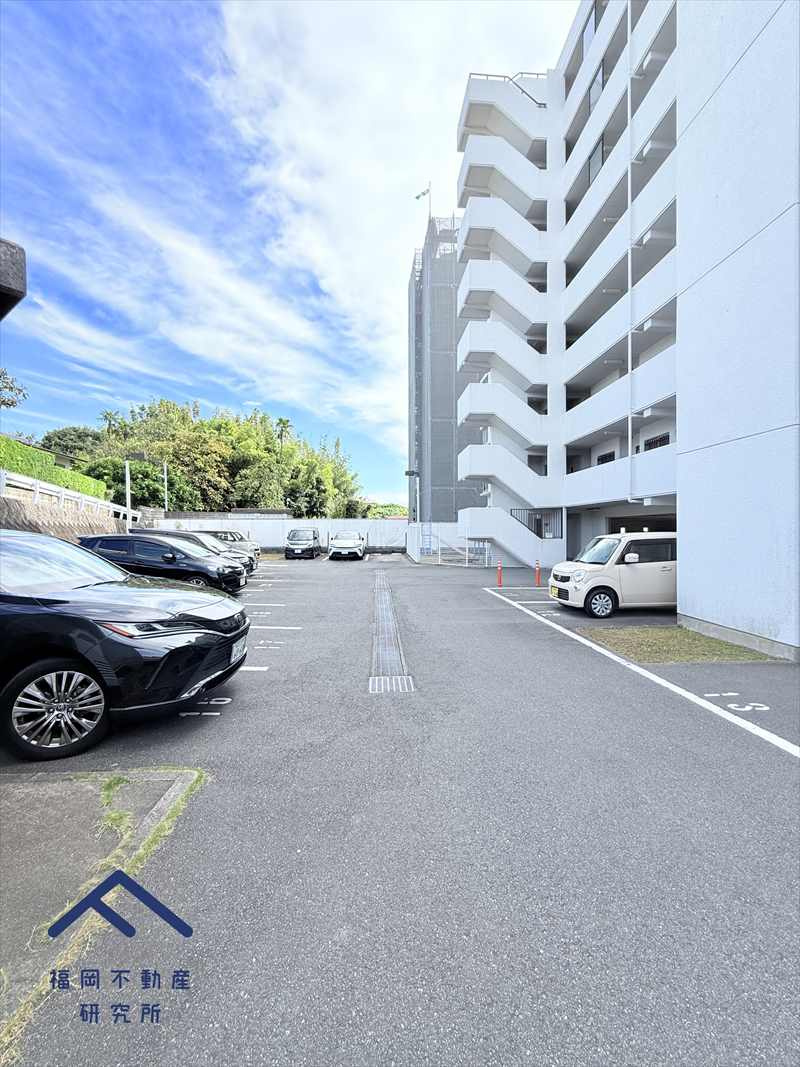 サニーコート朝倉街道の駐車場