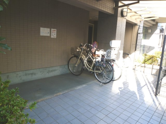 【駐輪場】 | ロイヤル伏見桃山