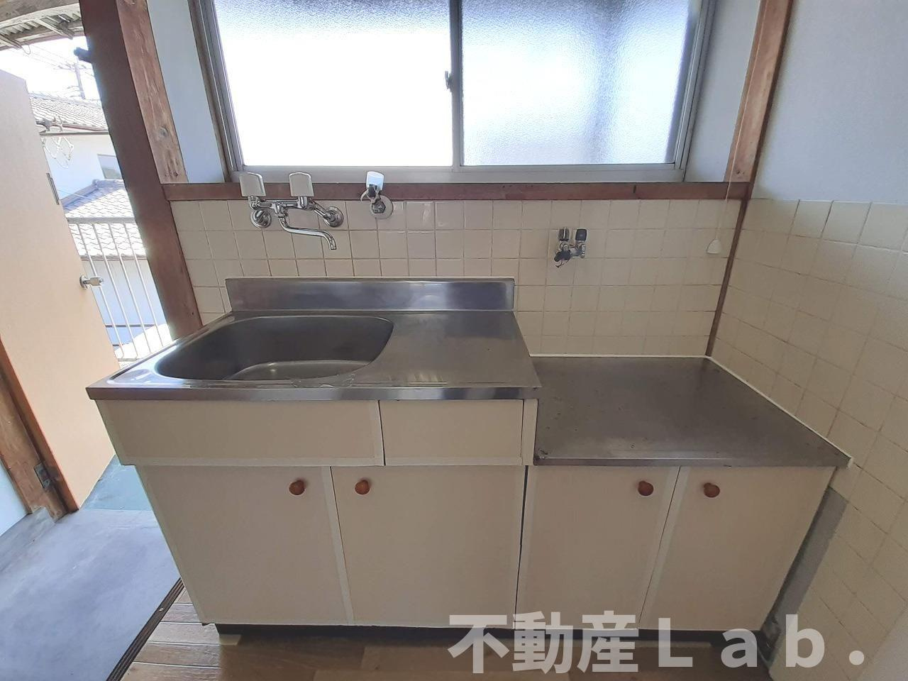 江河アパートのキッチン