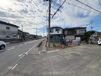 【前面道路含む現地写真】