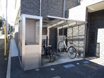 【その他共用部分】 | シャルマン | 屋根付きの駐輪場です