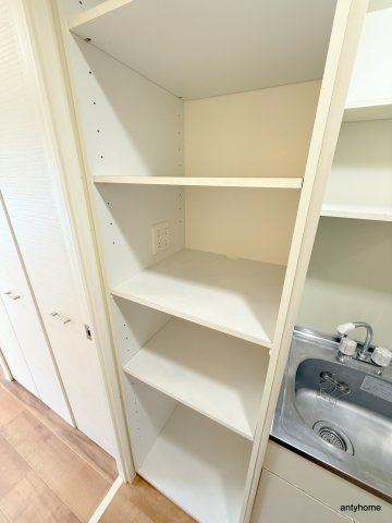エルミタージュ難波南７の収納