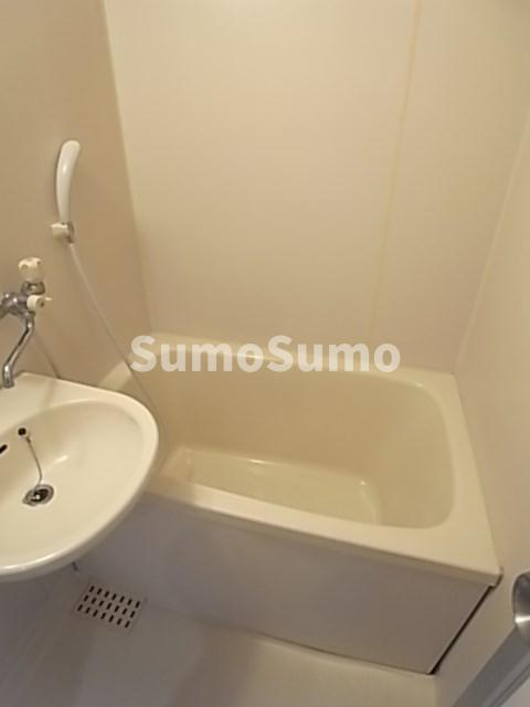 フローレンス西宮1の浴室|ゆったり過ごせるお風呂です