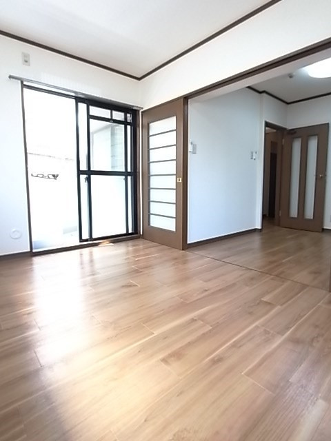 フローレンス西宮Ⅰの居間・リビング