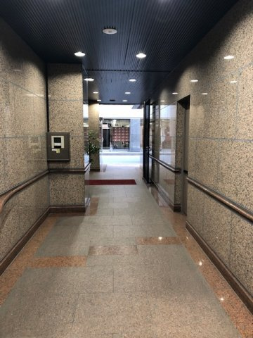京橋北見ビル　西館のロビー