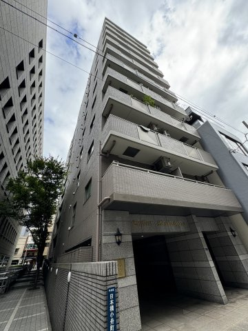 エクセレント三越前の外観|2000年8月に竣工した11階建てのマンション
