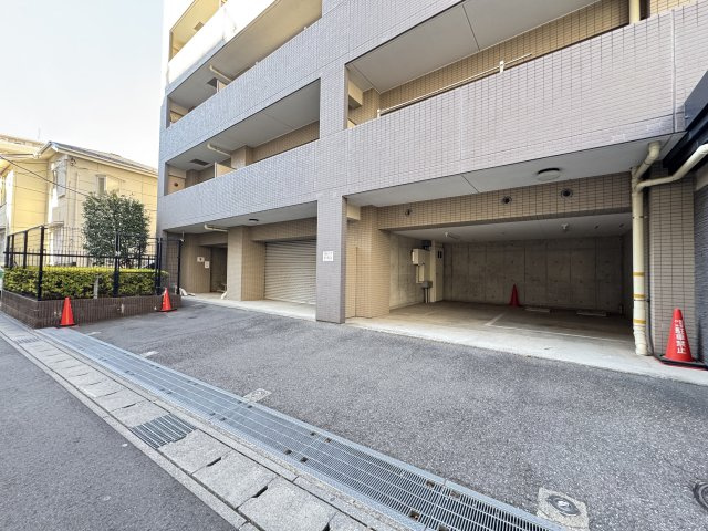 イルジェールヴィラ の駐車場