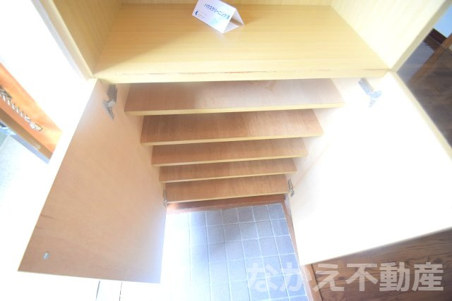 【設備】 | 落ち着いた色調の寝室です