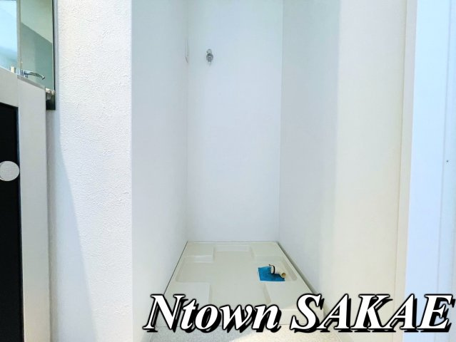 【設備】 | FIRST RESIDENCE SAKAE(ファーストレジデンス栄) | 洗濯機置き場です