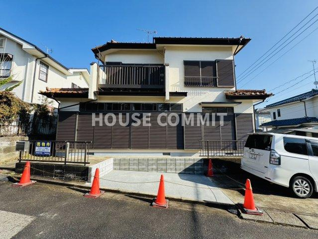 富里市大和　中古戸建の前面道路含む現地写真