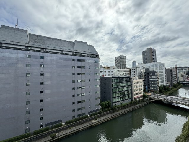 いづみハイツニュー茅場町の展望|新川を望む眺望で、南東向きにつき陽当たり眺望良好です