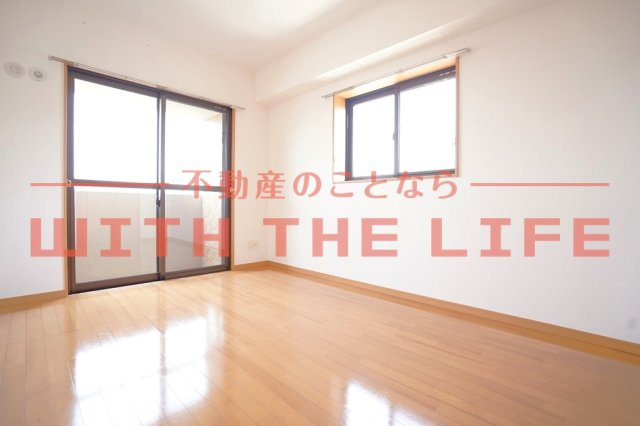 グランクリュ山川【キャッシュバック対象物件】の洋室|明るい洋室です