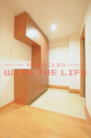 グランクリュ山川【キャッシュバック対象物件】の玄関|落ち着いた玄関です