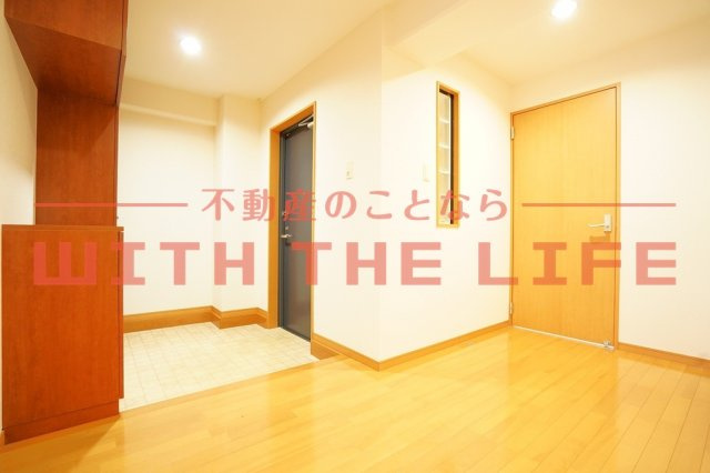 グランクリュ山川【キャッシュバック対象物件】の玄関|ゆったりとした玄関です