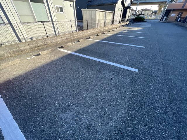 エクセル英賀保八十八　B棟の駐車場
