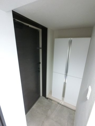 PARKSIDE RESIDENCE GYOTOKU の玄関