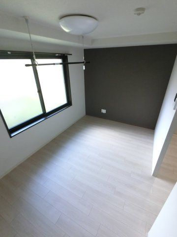 PARKSIDE RESIDENCE GYOTOKU の洋室