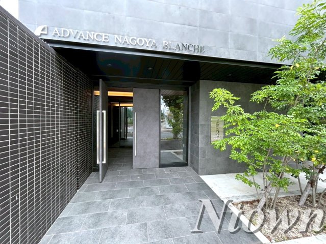 【エントランス】 | アドバンス名古屋ブランシュ | 清潔なエントランスです