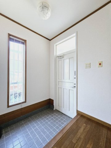 三田市けやき台４丁目の中古一戸建の玄関|■広い玄関スペース