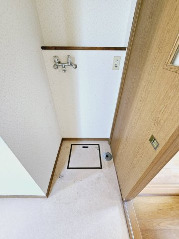 三田市けやき台４丁目の中古一戸建のランドリースペース|■洗濯機置場