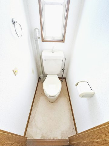 三田市けやき台４丁目の中古一戸建のトイレ|■2階トイレ