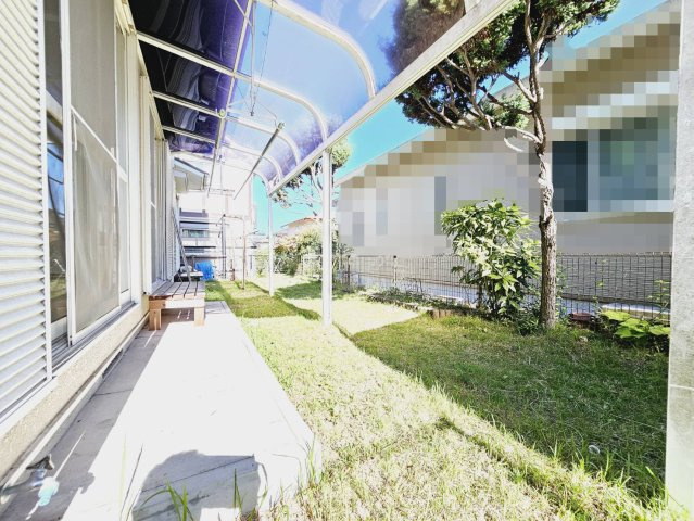 三田市けやき台４丁目の中古一戸建の庭|■陽光があたる広い庭付き。