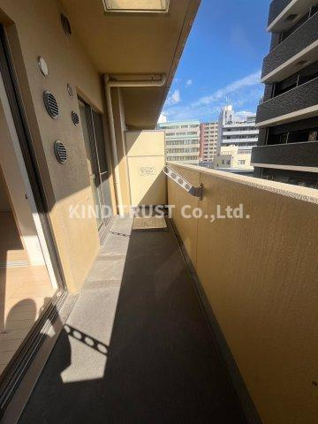 FORTUNA北梅田のバルコニー|外からの目が気にならないバルコニーで洗濯物が干せます