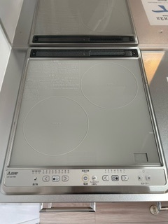 【キッチン】 | セレニテ十三ミラク | コンパクトなキッチンで掃除もラクラク