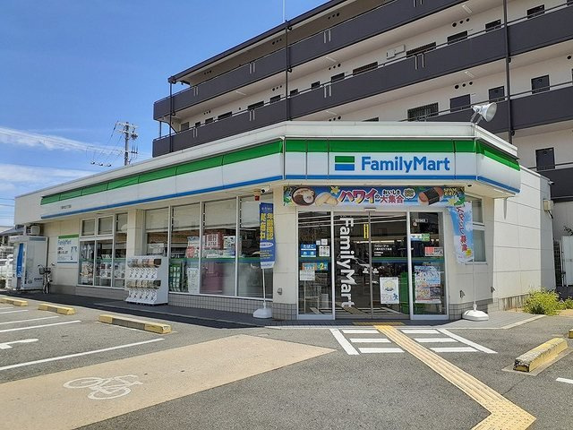 ウォーム八尾木の周辺|ファミリーマート八尾木北店様まで350m