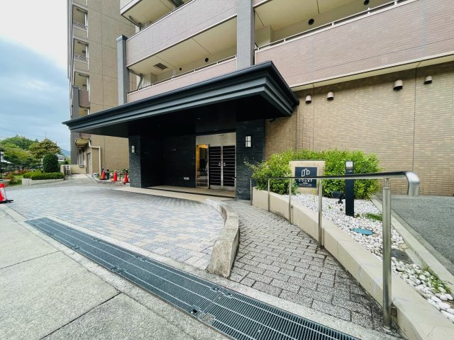 エイジングコート有馬のエントランス