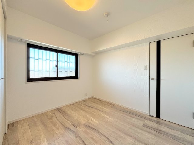 【洋室】 | ◆◇菊名マンション◇◆ | ◆感性を育むプライベートルームはシンプルでスマートな空間。好みの空間で読書をしたり、音楽を聞いたりと一人の時間も充実したものにできます。

