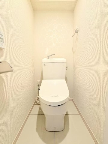 【トイレ】 | ◆◇菊名マンション◇◆ | ◆清潔感のある白を基調とした落ち着ける空間。