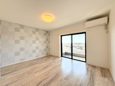 【居間・リビング】 | ◆◇菊名マンション◇◆ | ◆一家だんらんのスペースとなるＬＤＫ。窓から明るい光が差し込み、思わず家族の会話も弾む快適な空間。