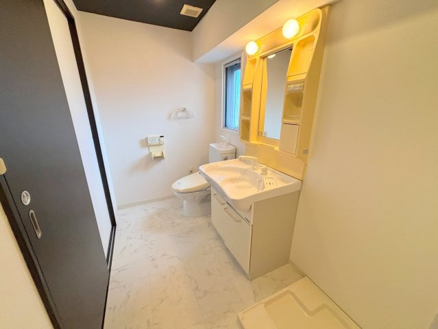 セレブコート木川の洗面所