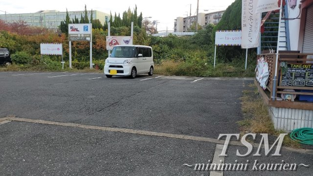 東香里南町店舗の駐車場