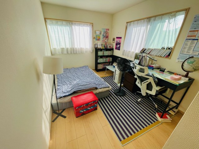 神戸市北区北五葉5丁目戸建の洋室