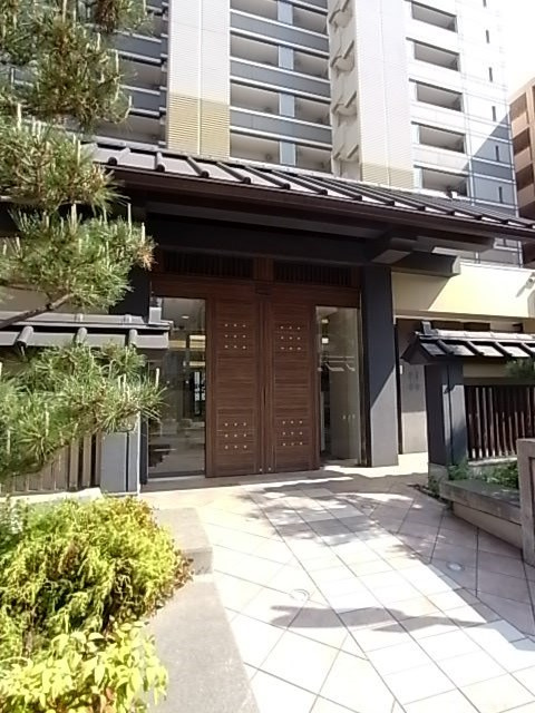 神戸市長田区神楽町５丁目の賃貸マンションのエントランス