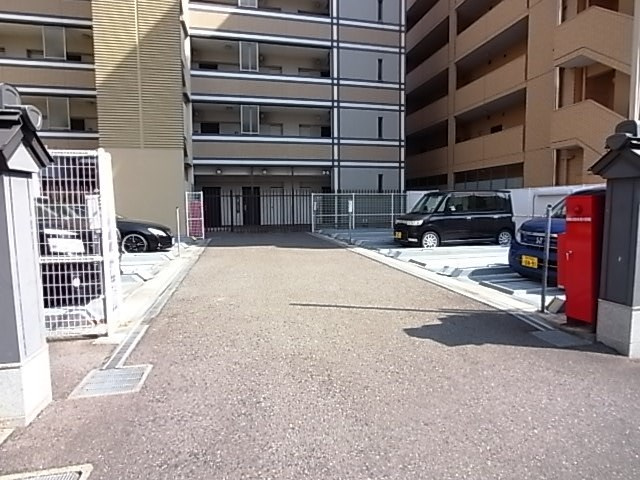 神戸市長田区神楽町５丁目の賃貸マンションの駐車場