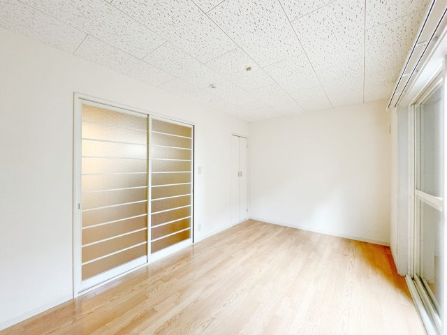 ヴィラ・セリゼーテラスハウスの洋室|個人の部屋や寝室として使える洋室です