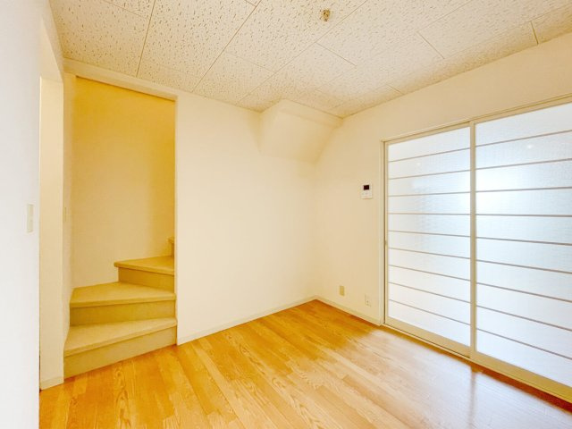 ヴィラ・セリゼーテラスハウスの居間・リビング|おしゃれなリビングです