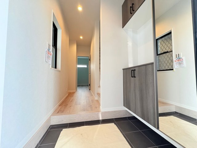 神戸市北区鈴蘭台南町3丁目新築戸建の玄関
