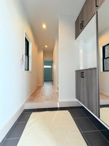 神戸市北区鈴蘭台南町3丁目新築戸建の玄関