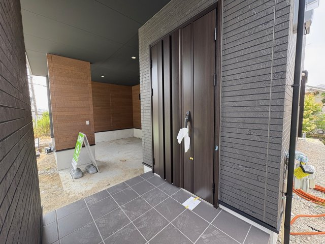 神戸市北区鈴蘭台南町3丁目新築戸建の玄関