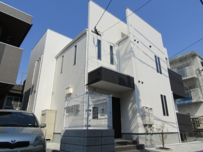 【外観】 | 仲介手数料半額！HPに初期費用掲載「プライスホーム」で検索！Grandtic 吉塚