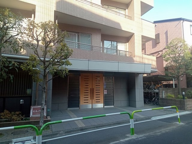 セルノ巣鴨のエントランス